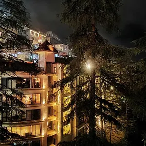 Royale Retreat & Near Mall Road India