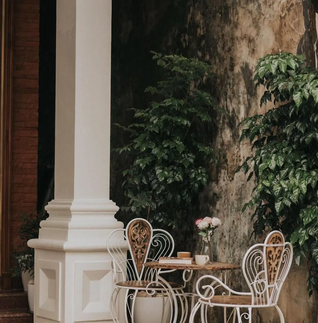 Отель The Lilly'S Stories Fort Kochi Индия