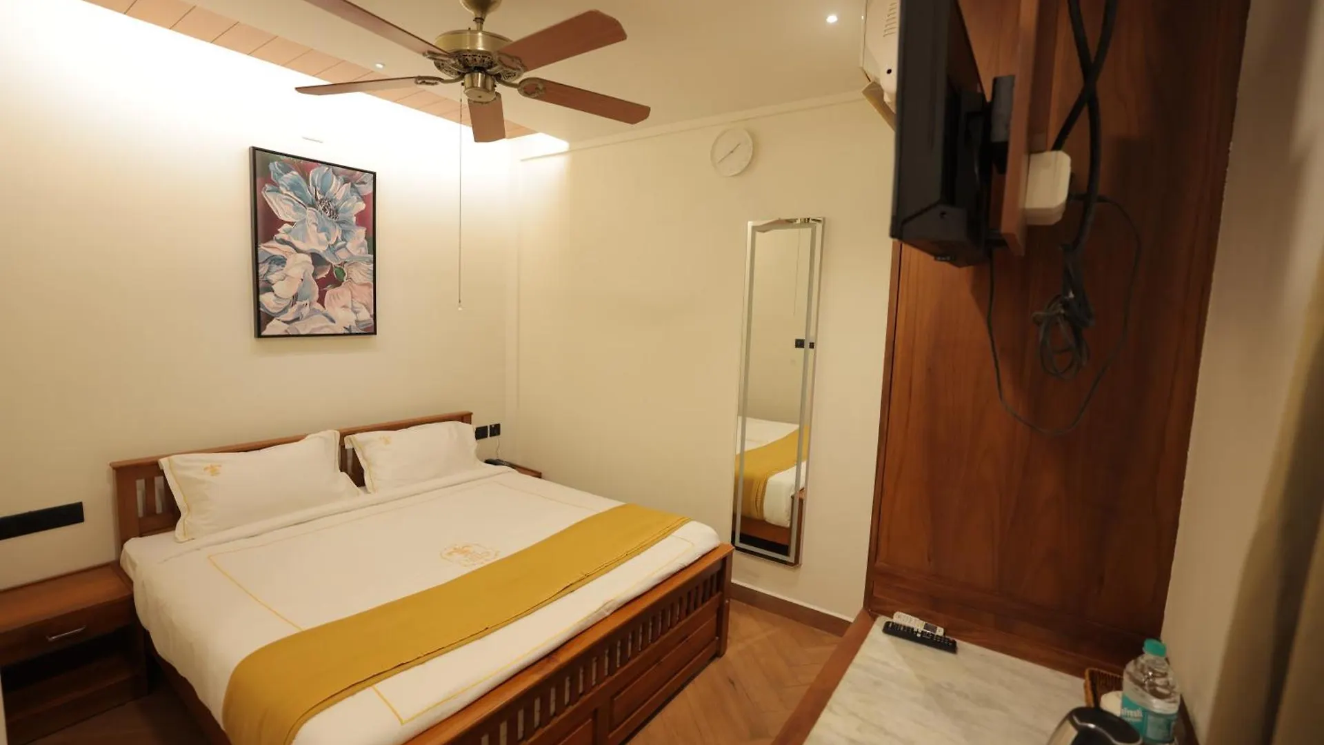 Отель The Lilly'S Stories Fort Kochi